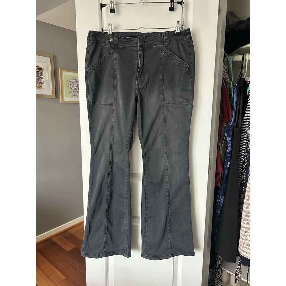 Pilcro Anthropologie The Demilune Black Bootcut Seamed Chino Pants Size 32